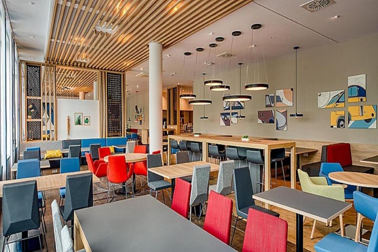 Holiday Inn Express Cambridge West - Cambourne By Ihg Buitenkant foto