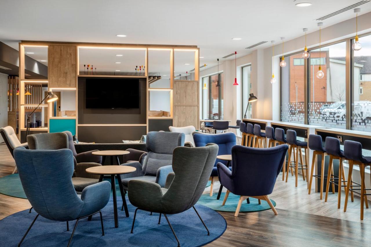 Holiday Inn Express Cambridge West - Cambourne By Ihg Buitenkant foto