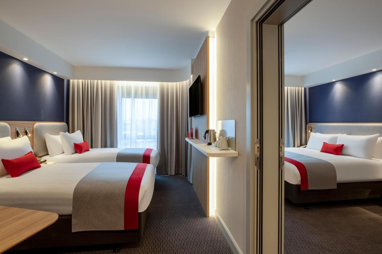 Holiday Inn Express Cambridge West - Cambourne By Ihg Buitenkant foto