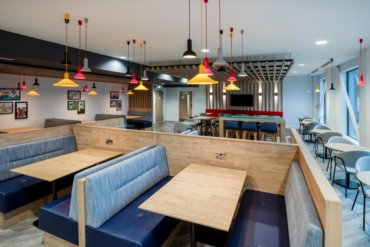 Holiday Inn Express Cambridge West - Cambourne By Ihg Buitenkant foto