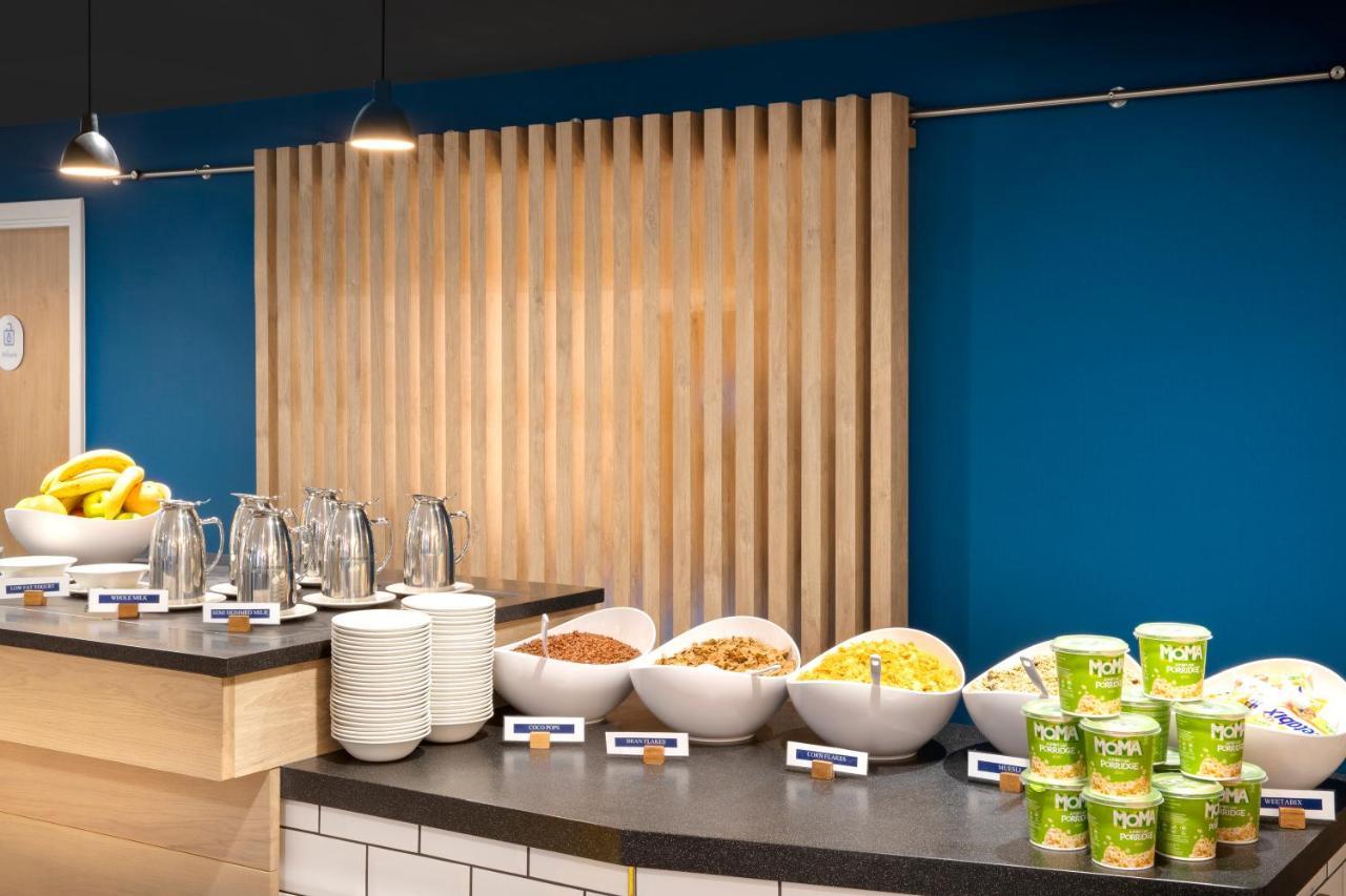 Holiday Inn Express Cambridge West - Cambourne By Ihg Buitenkant foto