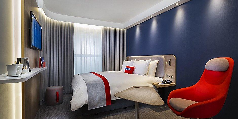 Holiday Inn Express Cambridge West - Cambourne By Ihg Buitenkant foto