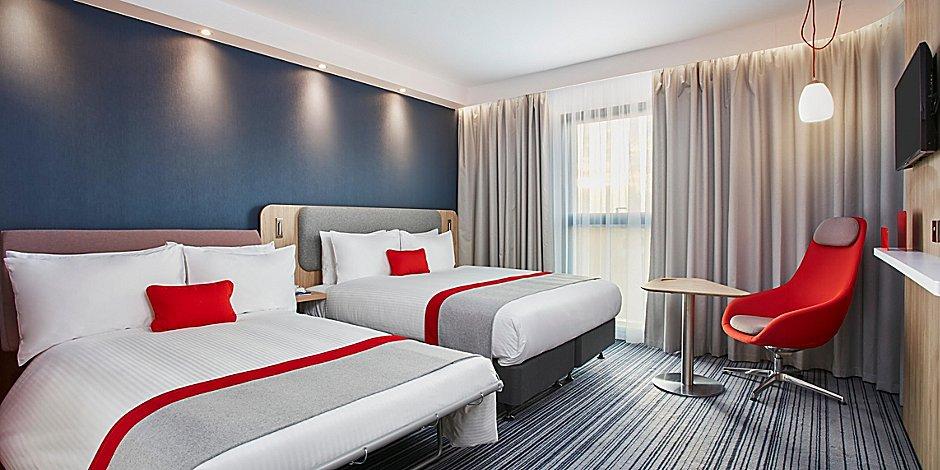 Holiday Inn Express Cambridge West - Cambourne By Ihg Buitenkant foto